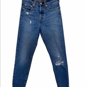 Levi’s Distressed Wedgie Fit Skinny Jeans